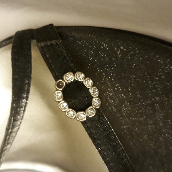 Fiona Sz 9 Grey Metallic Flower-shaped Rhinestone Buckles. - Picture 3 of 9